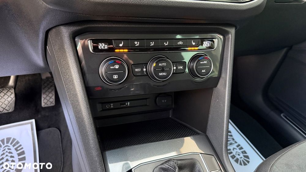 Volkswagen Tiguan - 36