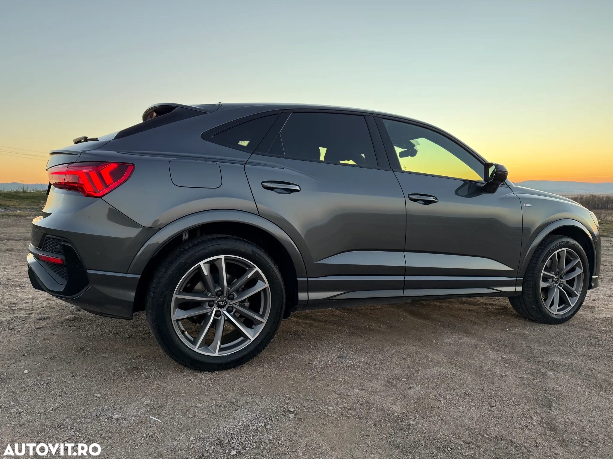 Audi Q3 Sportback 1.5 35 TFSI S tronic S Line - 4