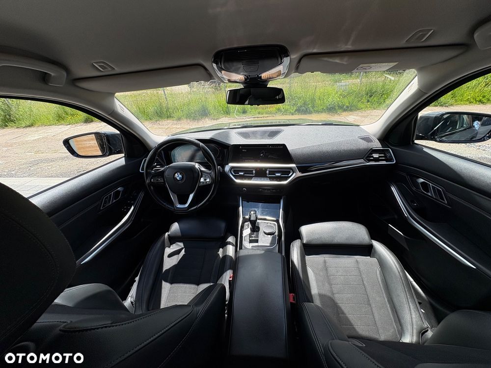 BMW Seria 3 320d Sport Line Shadow - 28