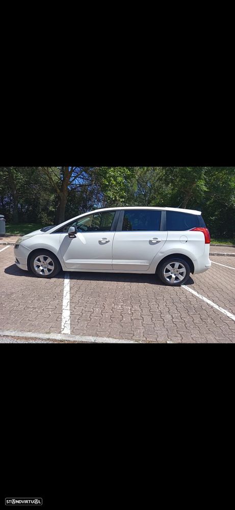 Peugeot 5008 1.6 HDi 7L Allure - 5