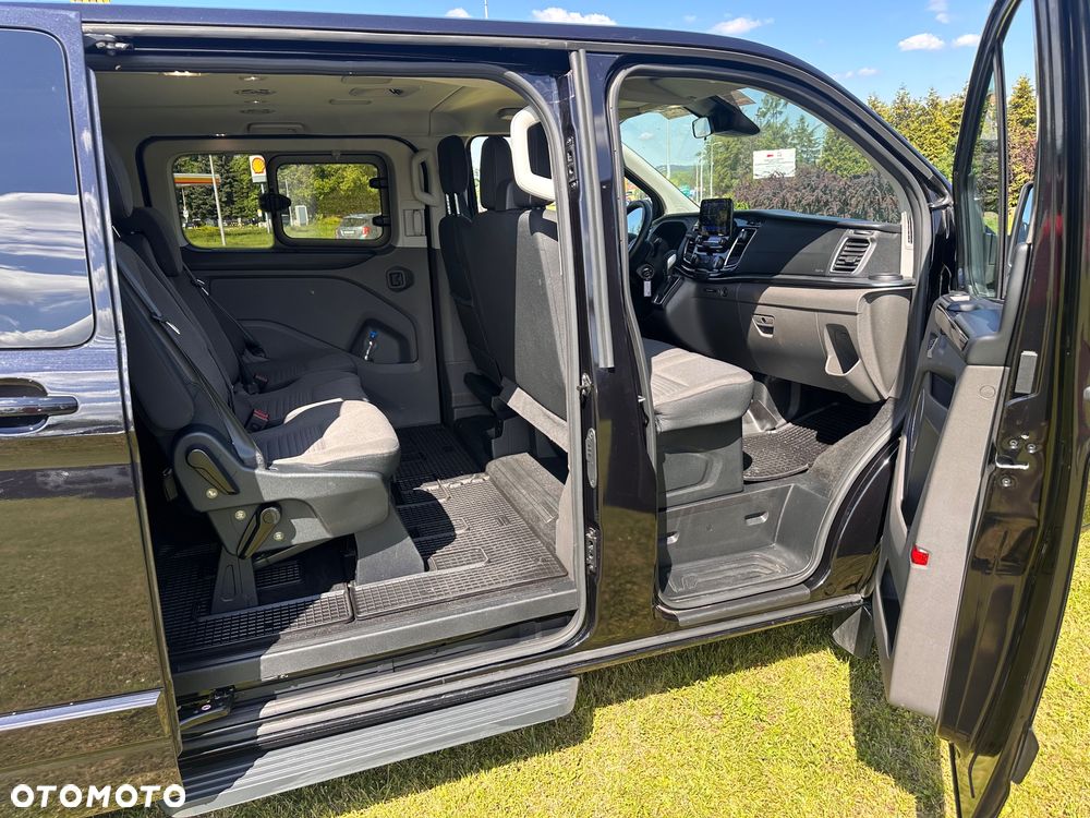Ford Tourneo Custom - 26