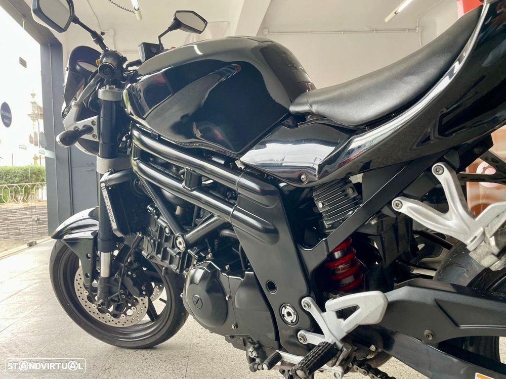 Hyosung GT 650 EFI V-TWIN - 6