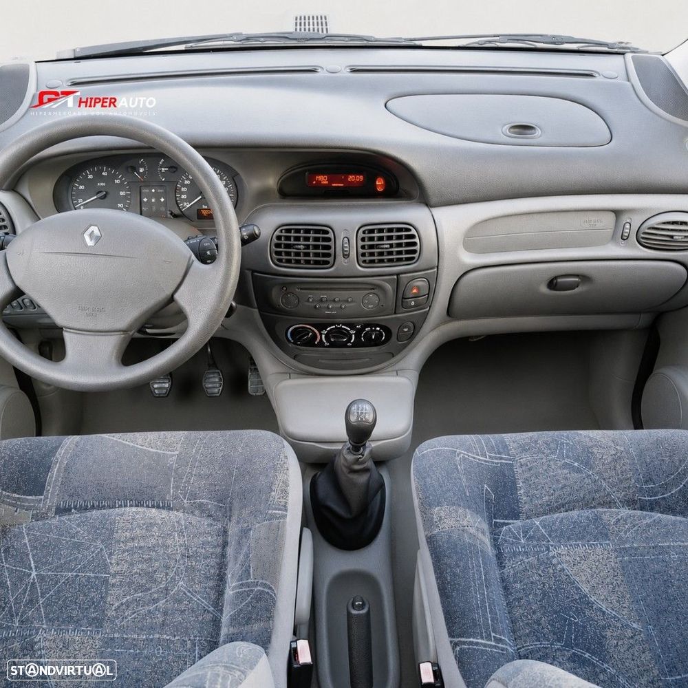 Renault Mégane Scénic - 9