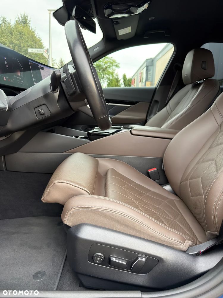 BMW Seria 5 520d xDrive mHEV M Sport - 26