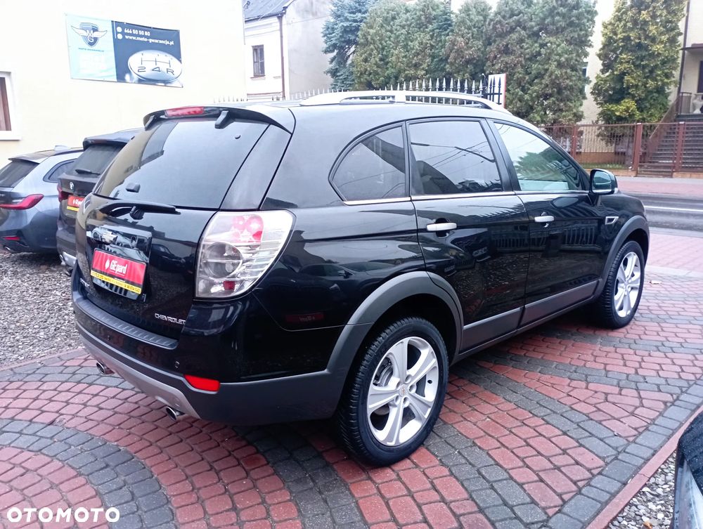 Chevrolet Captiva 2.2 d LTZ - 4