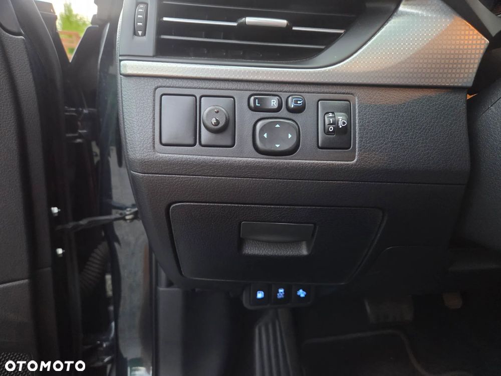 Toyota Avensis 2.0 Premium MS - 21
