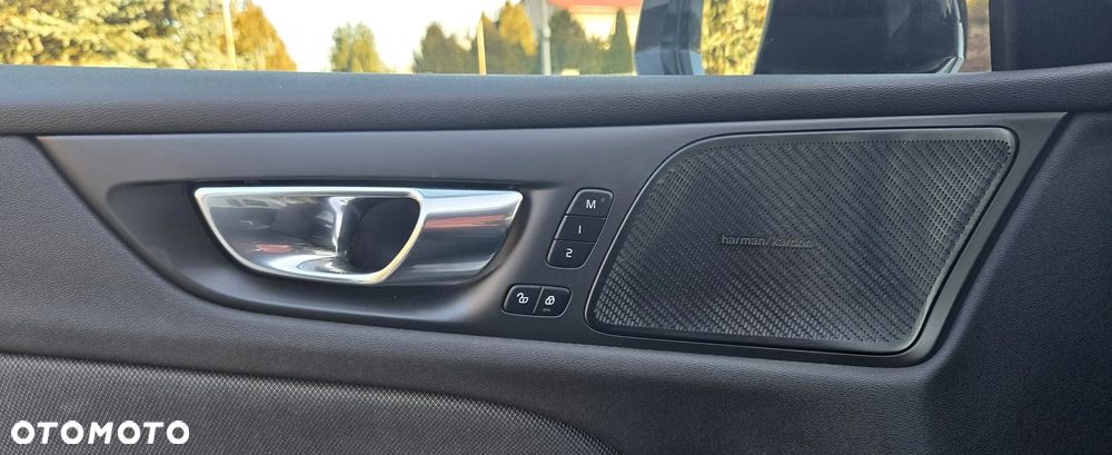 Volvo S60 T4 R-Design - 39