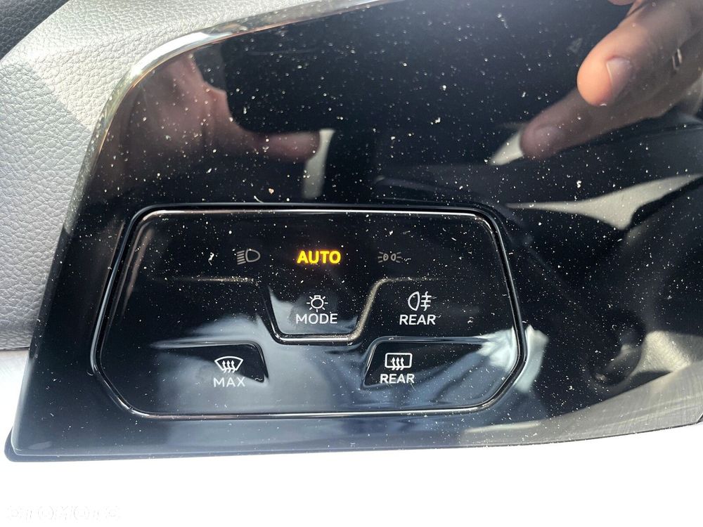 Volkswagen Golf 1.5 eTSI mHEV Life Plus DSG - 28