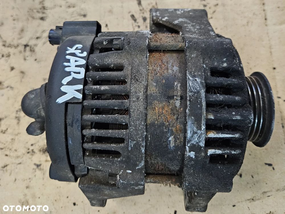 Chevrolet Spark M300 1.0 16V alternator  80 A   96843503 - 4