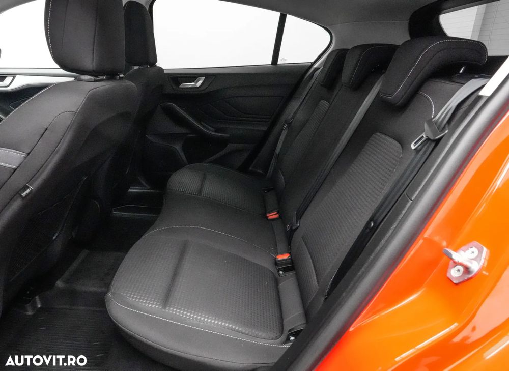 Ford Focus 1.0 EcoBoost Titanium Business - 16