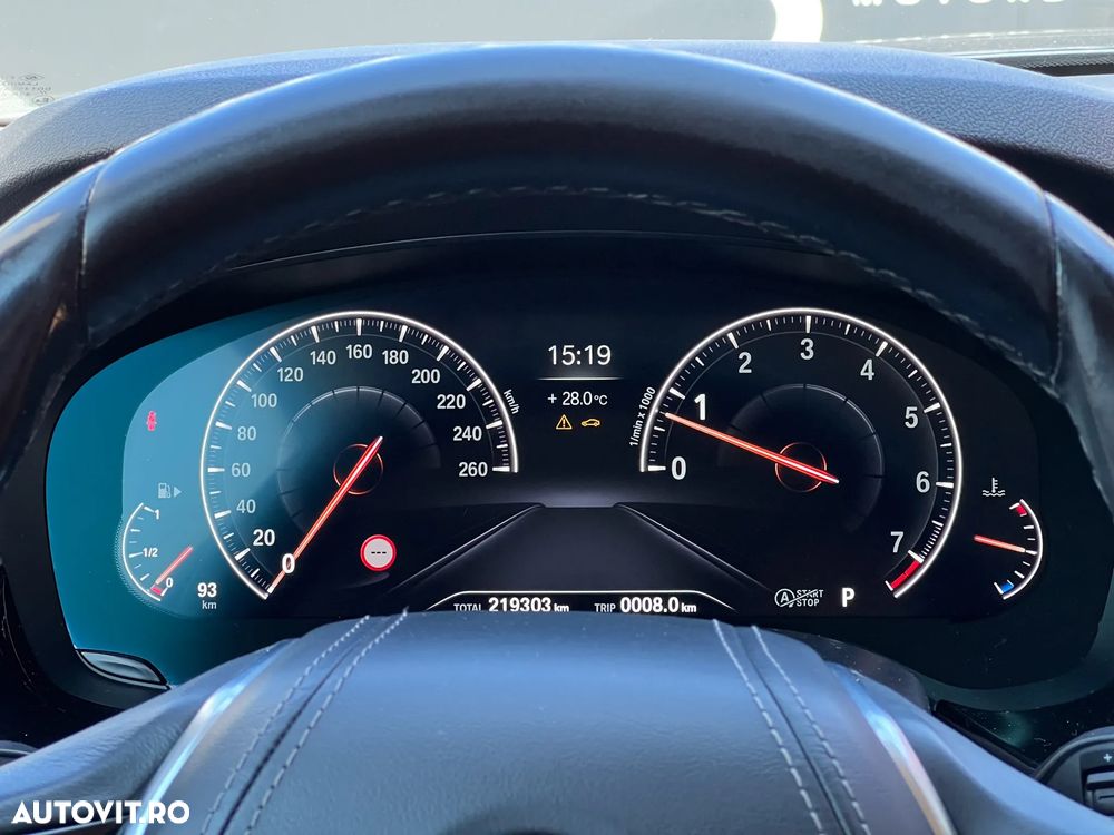 BMW Seria 5 530i AT - 13