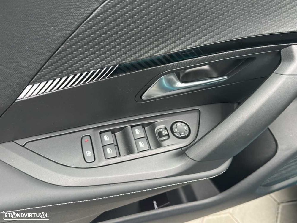 Peugeot e-2008 54 kWh Allure - 15