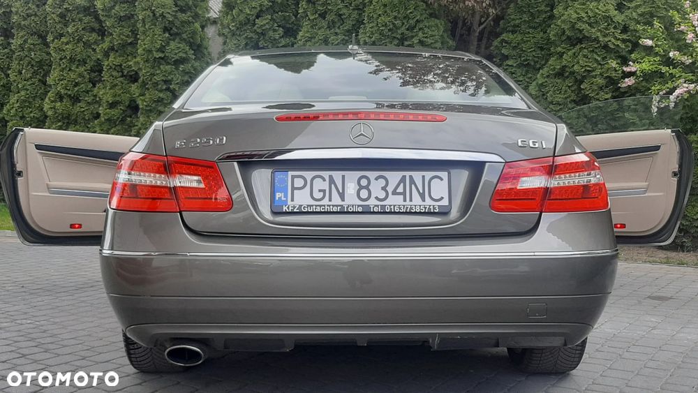 Mercedes-Benz Klasa E 250 CGI BlueEFFICIENCY Automatik Avantgarde - 17