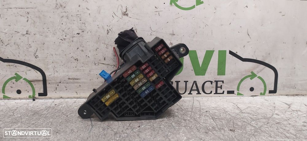 CAIXA RELÉS / FUSÍVEIS VOLKSWAGEN GOLF VI 2009 - - 1