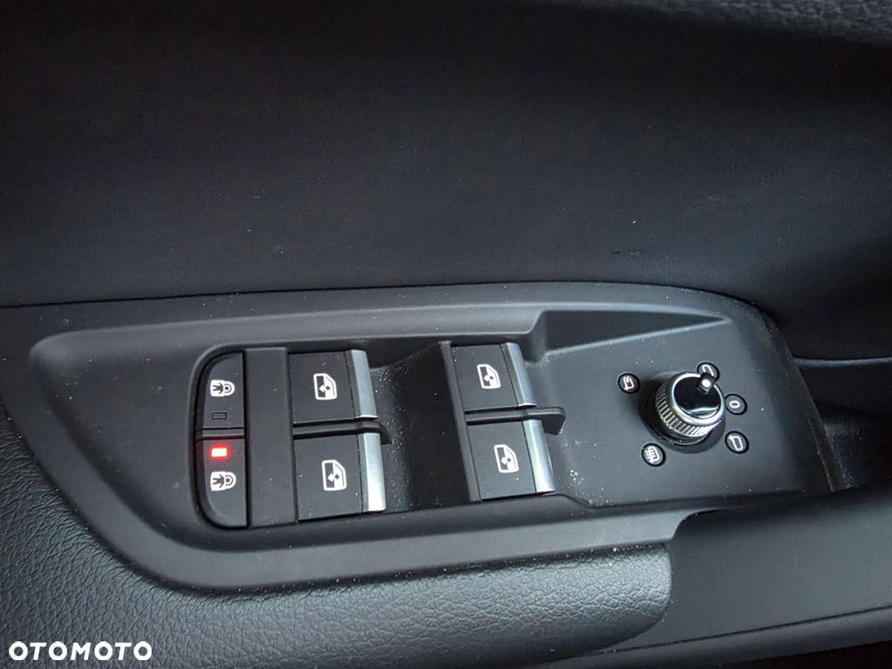 Audi Q5 50 TFSI e Quattro S tronic - 9