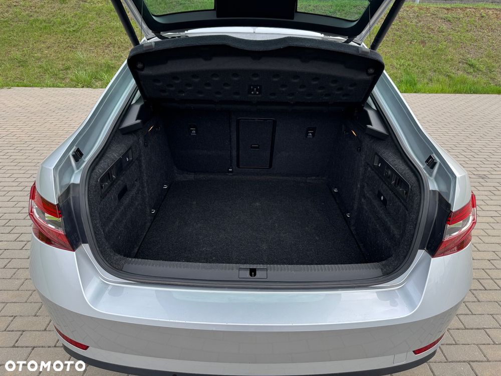 Skoda Superb 2.0 TDI Ambition DSG7 - 12