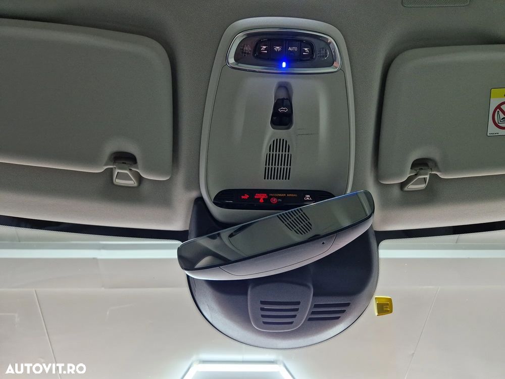 Volvo XC 60 B4 MHEV AWD Inscription - 28