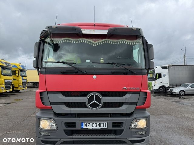 Mercedes-Benz - 2
