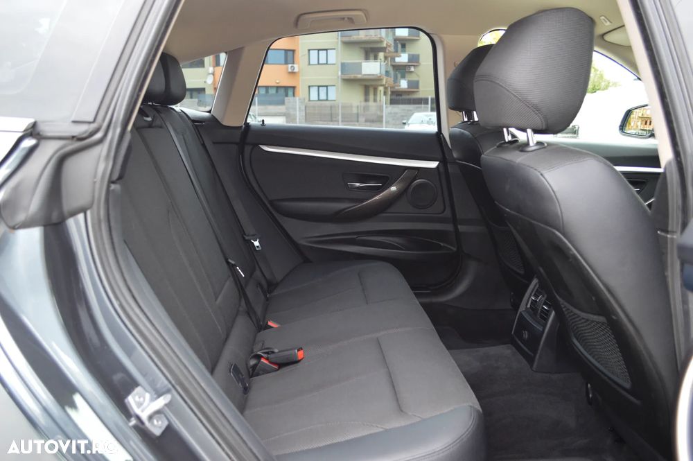 BMW Seria 3 320d xDrive Aut. Luxury Line - 32