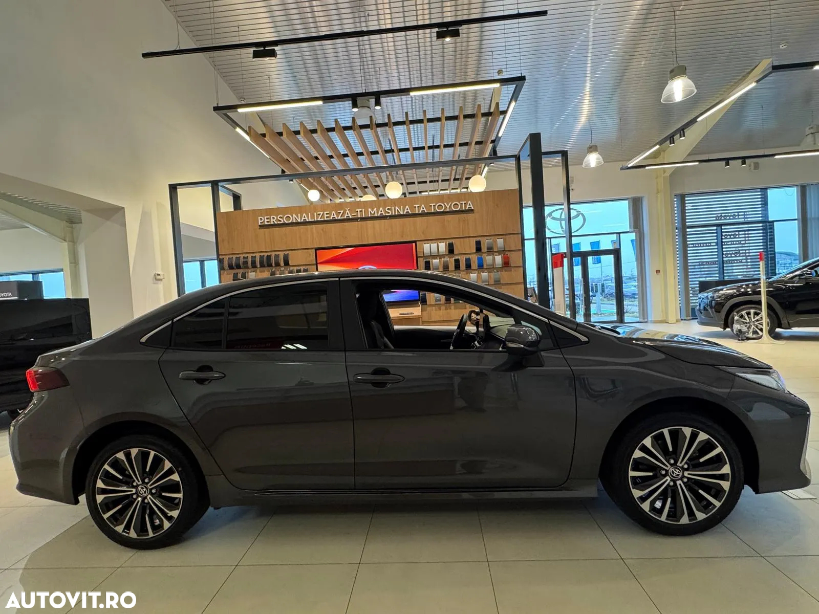 Toyota Corolla 1.8 HSD Dynamic - 3