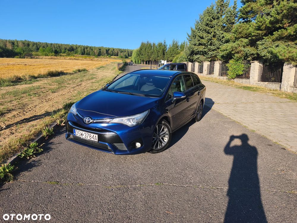 Toyota Avensis 2.0 D-4D Premium - 16