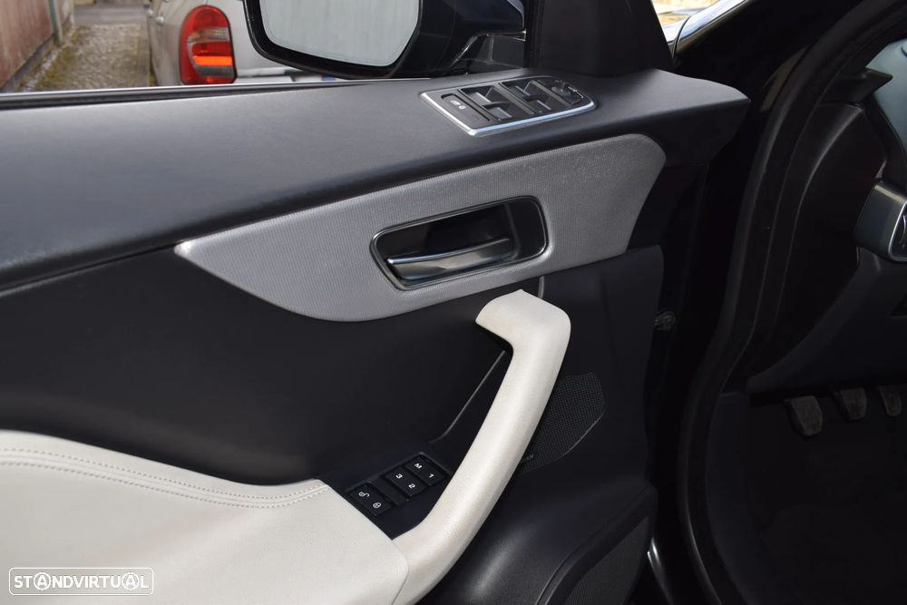 Jaguar F-Pace 2.0 i4D R-Sport - 29