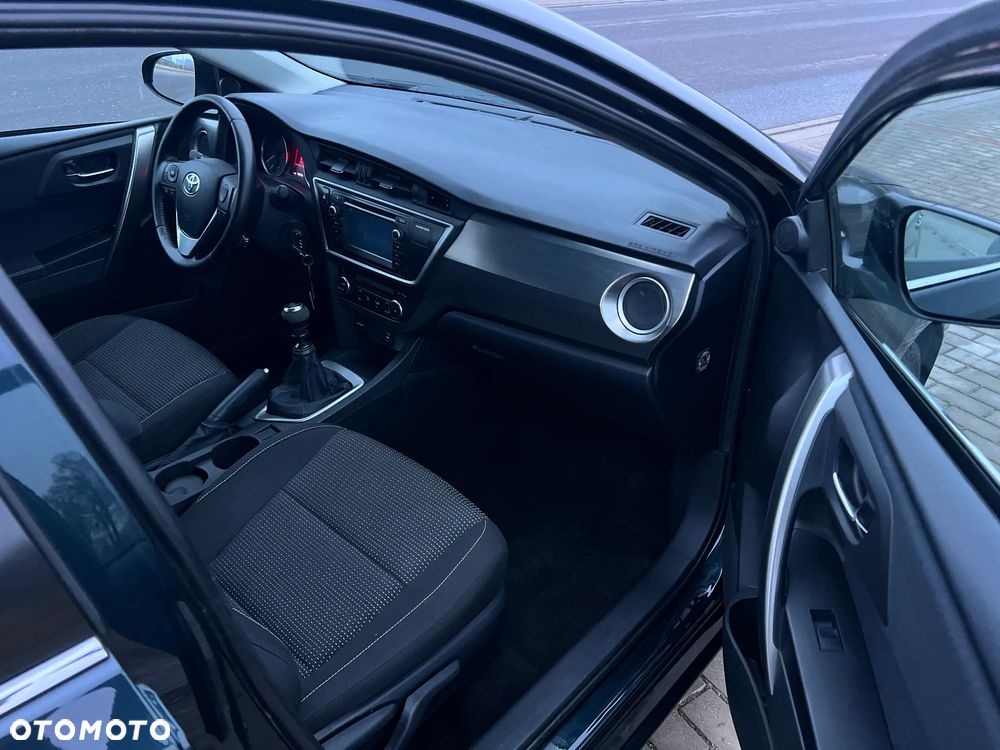 Toyota Auris 2.0 D-4D Dynamic - 10