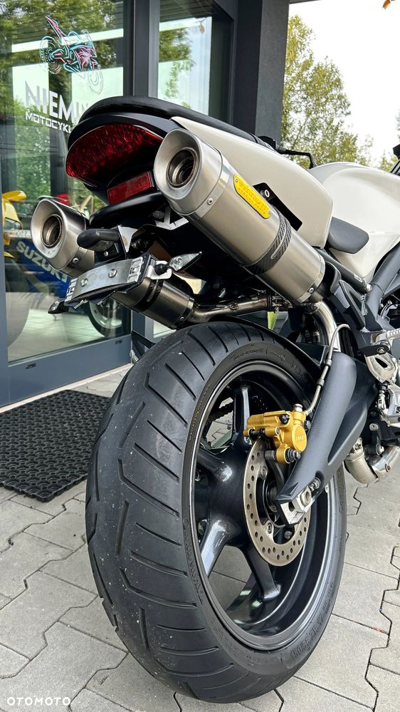 Triumph Street Triple - 25
