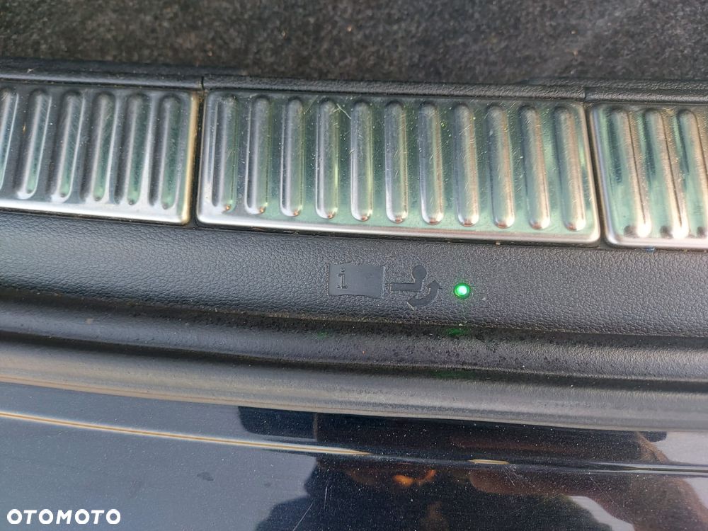 Skoda Superb 2.0 TDI DSG Sportline - 22