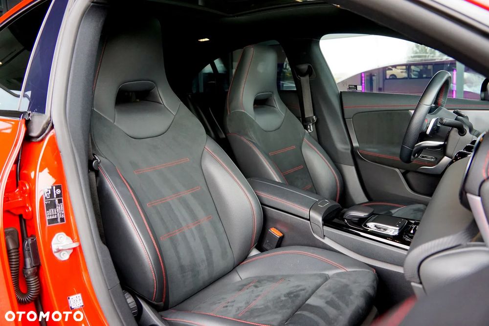 Mercedes-Benz CLA 180 7G-DCT AMG Line - 24