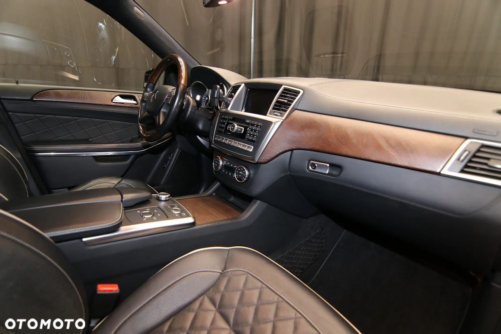 Mercedes-Benz GL - 33