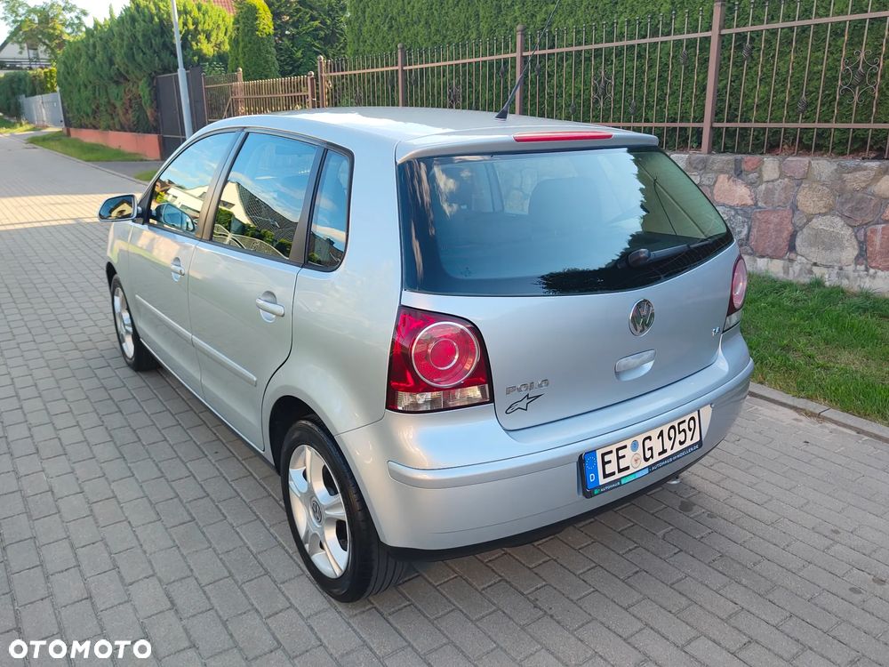 Volkswagen Polo 1.4 Comfortline - 23