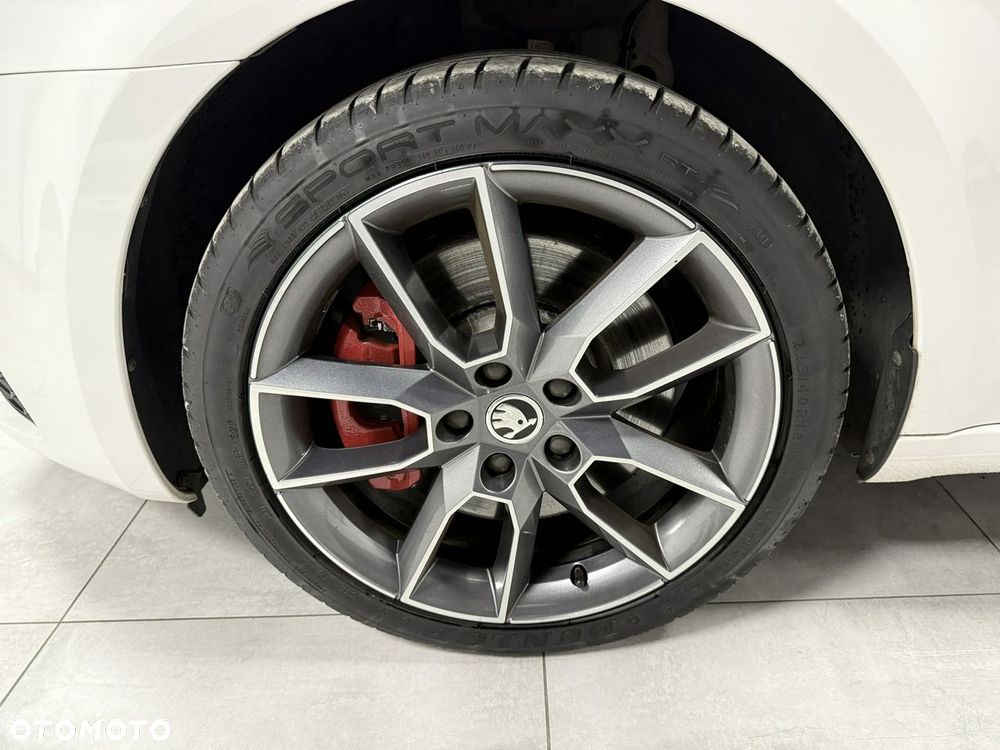 Skoda Octavia 2.0 TDI RS DSG - 11