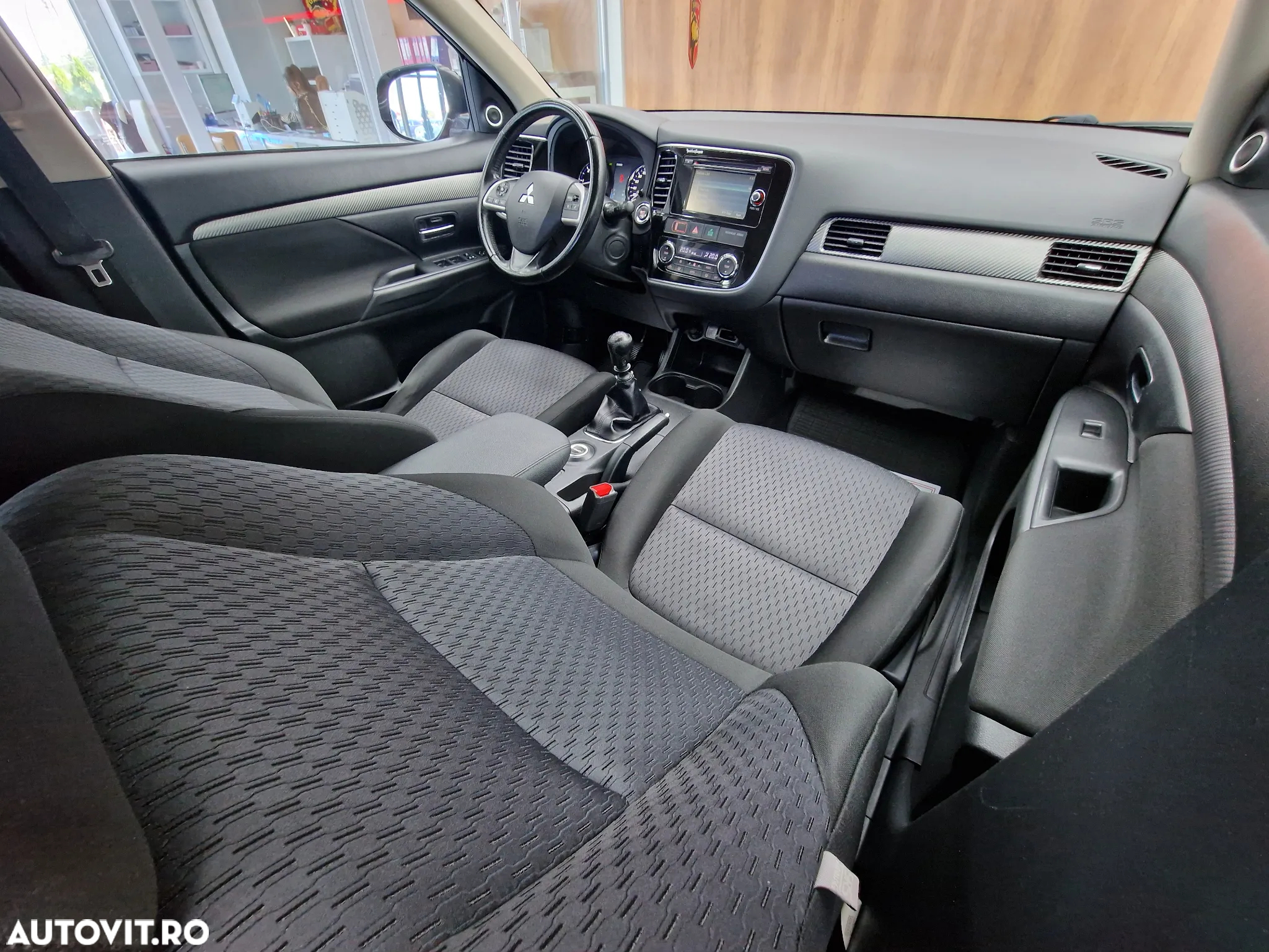 Mitsubishi Outlander - 17