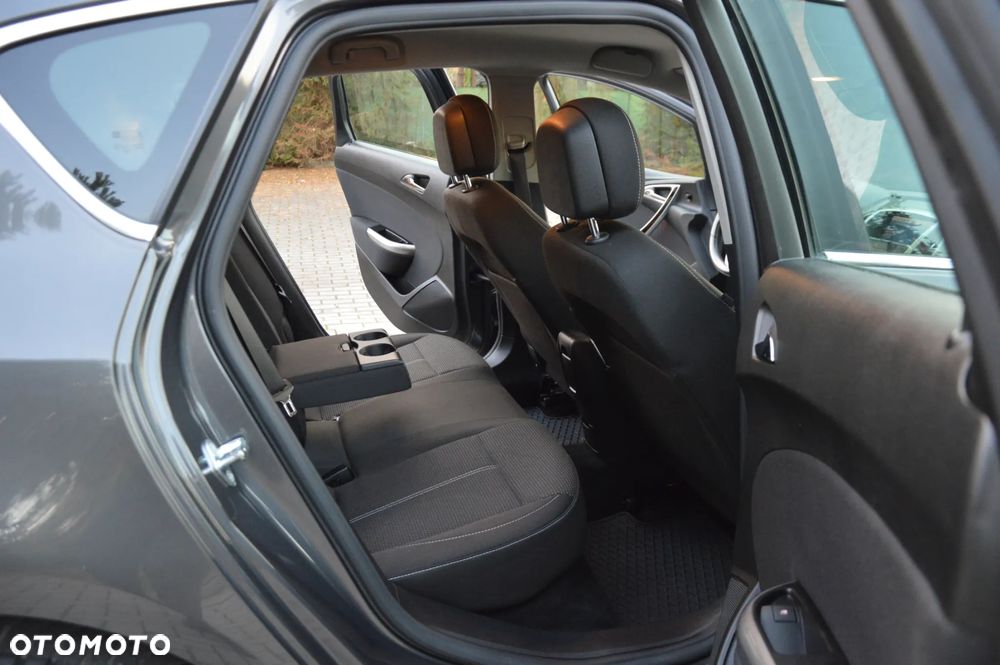 Opel Astra 1.6 Turbo Innovation - 19