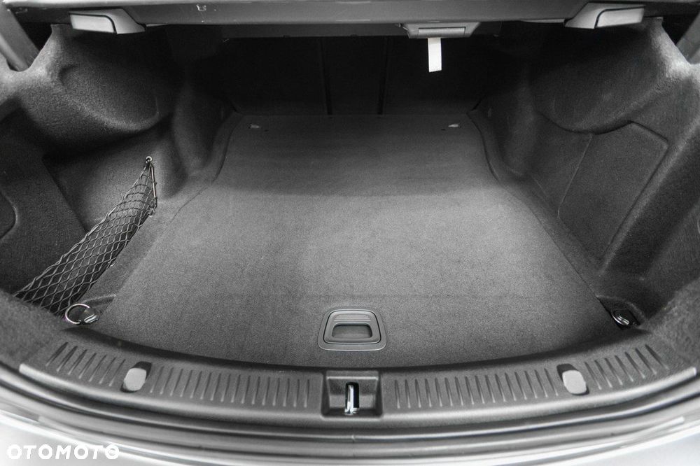 Mercedes-Benz Klasa E - 32