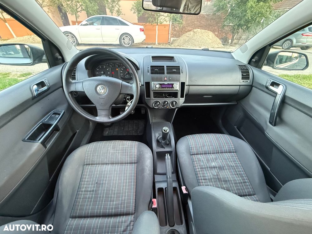 Volkswagen Polo 1.2 Attractive - 6