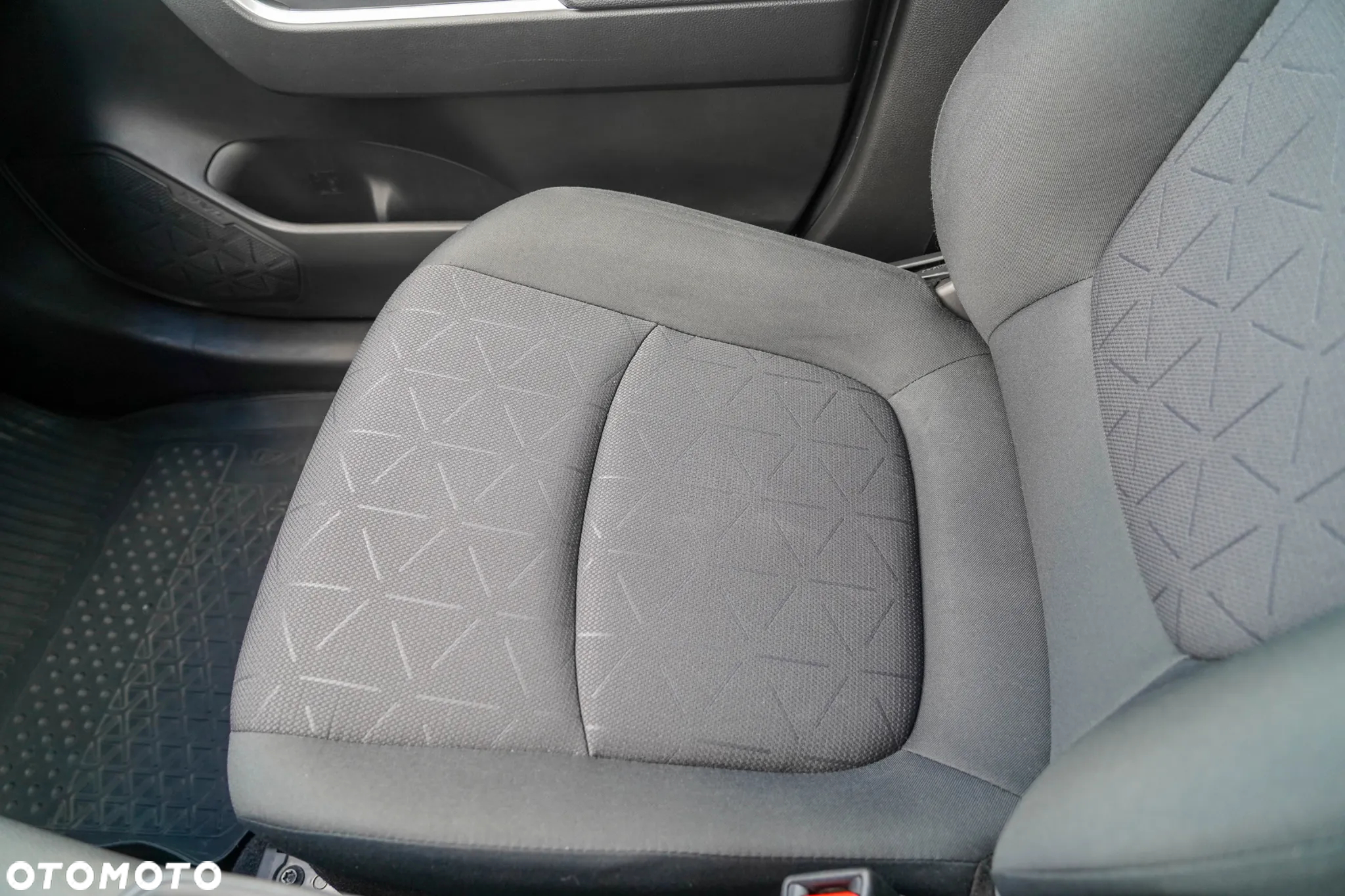 Toyota RAV4 2.5 Hybrid Active 4x2 - 19