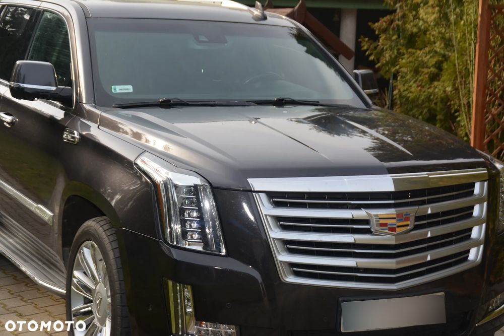 Cadillac Escalade - 20