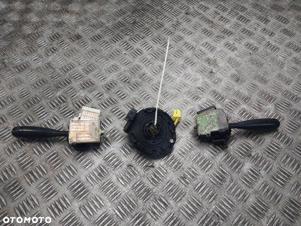 MANETKA PRZEŁĄCZNIK ZESPOLONY TOYOTA YARIS I - 4