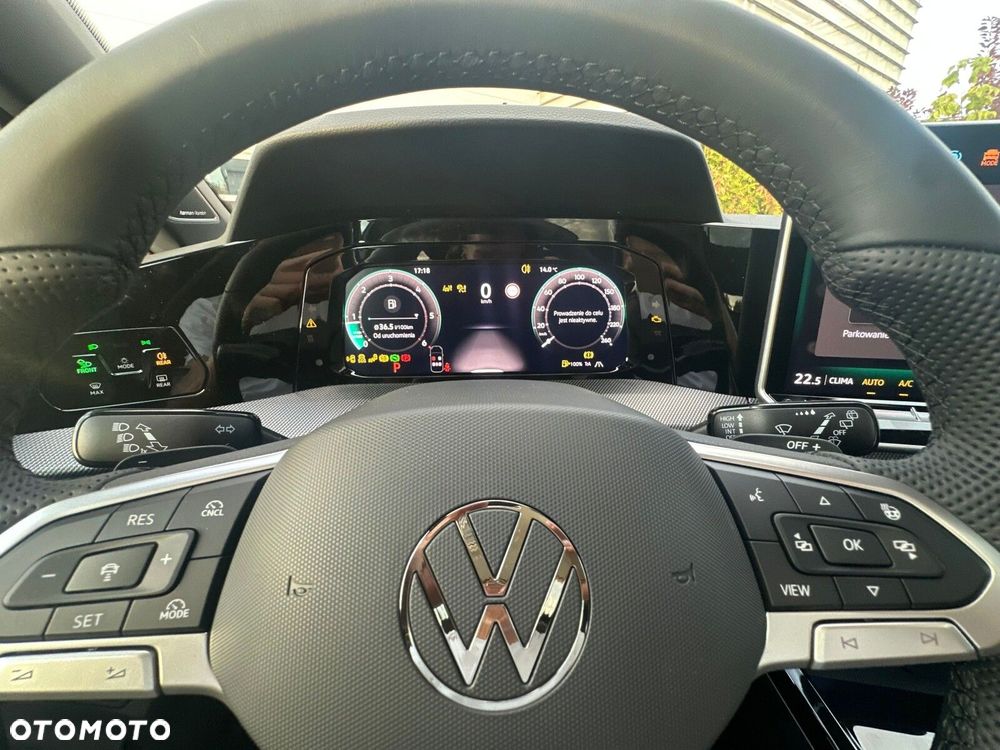Volkswagen Golf Variant 2.0 TDI R-Line Plus DSG - 17
