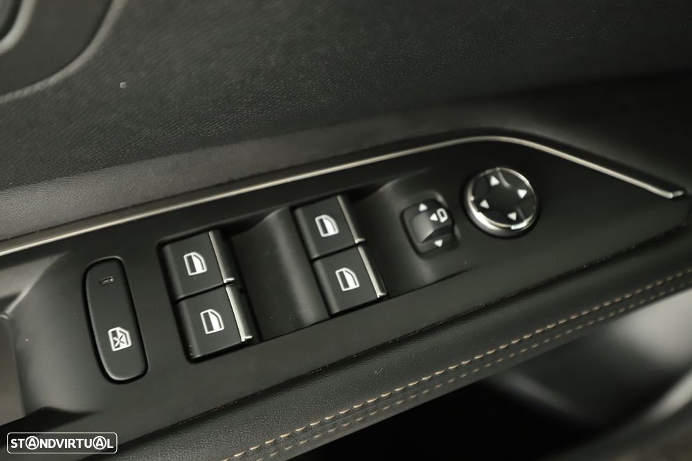 Peugeot 3008 1.2 PureTech GT EAT8 - 21