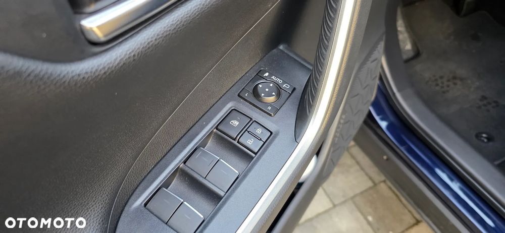 Suzuki Across PLUG-IN HYBRID - 15