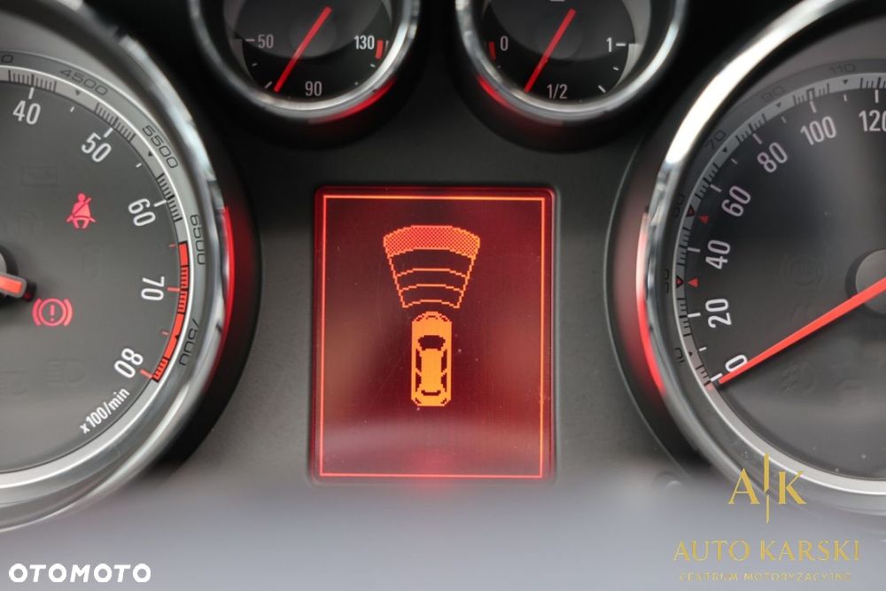 Opel Insignia - 28