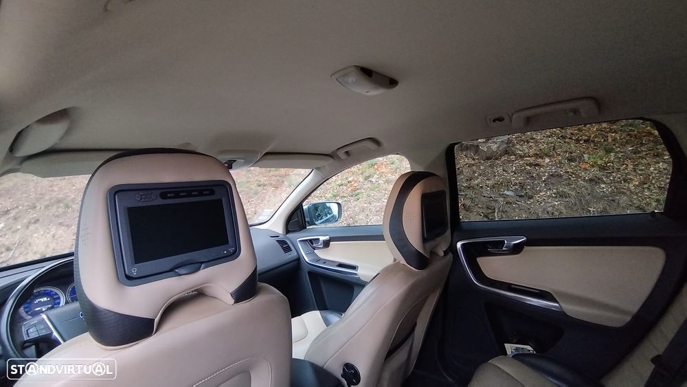 Volvo XC 60 2.0 D3 Drive R-Design 85 Anos Start/Stop - 9