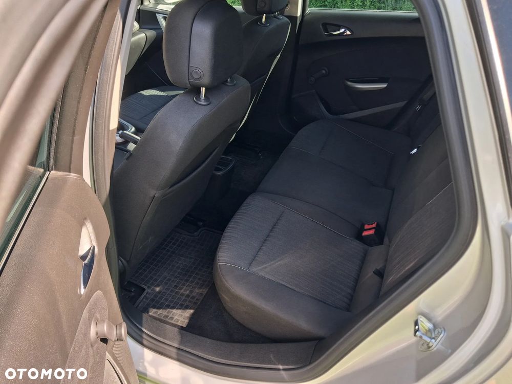 Opel Astra 1.4 T Active - 10