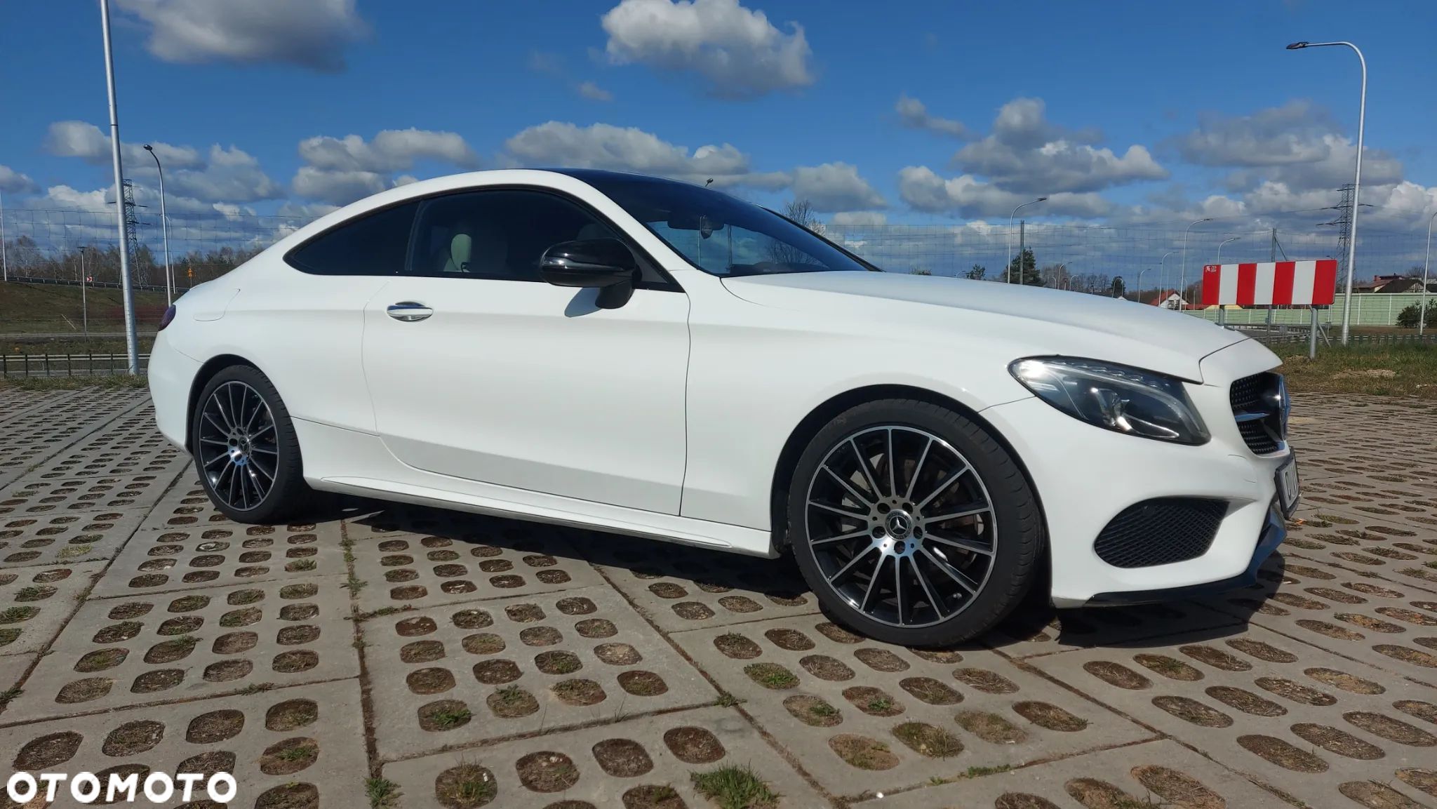 Mercedes-Benz Klasa C 300 Coupe 9G-TRONIC - 1