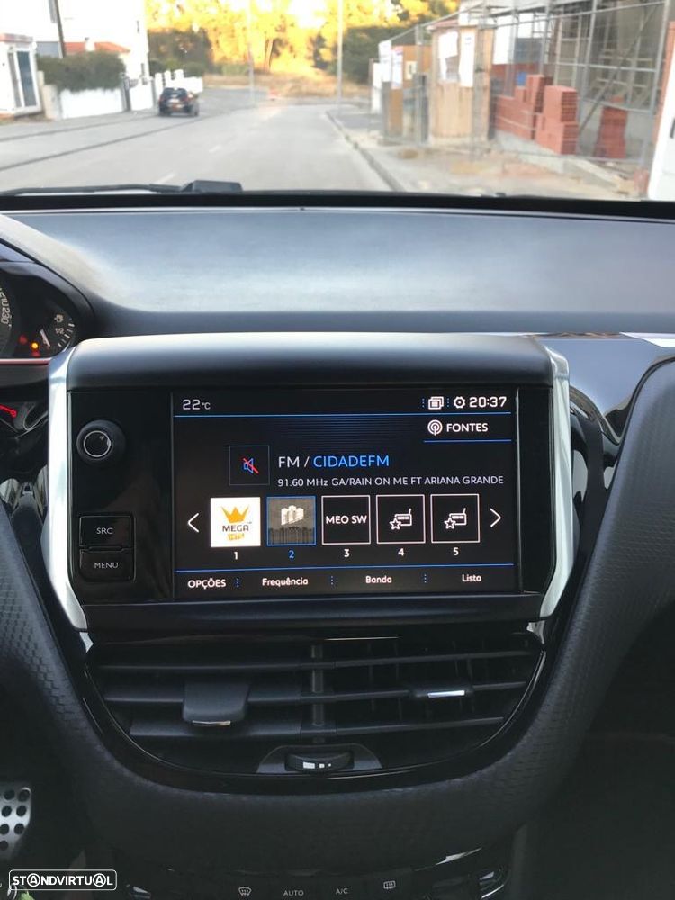 Peugeot 2008 1.2 PureTech GT Line - 7