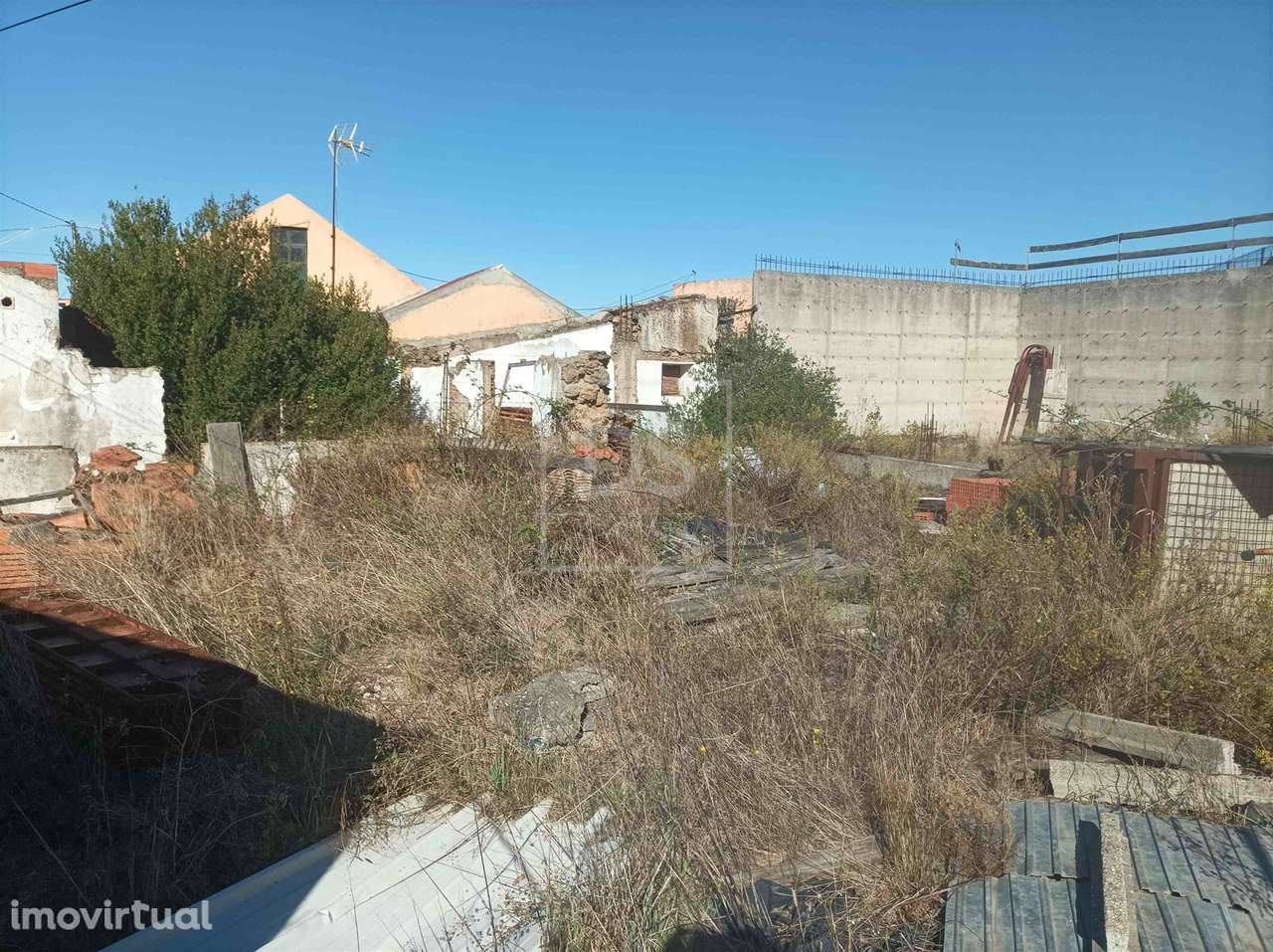 Terreno Urbano com Ruína e Potencial de Construção | Matacães – Torres - Grande imagem: 4/5