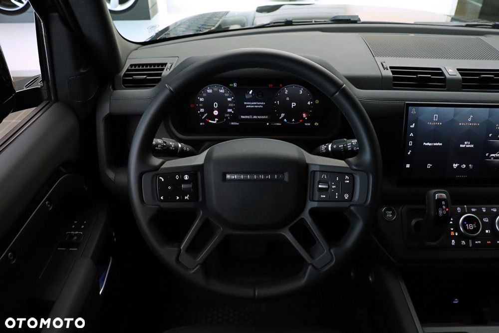 Land Rover Defender - 22